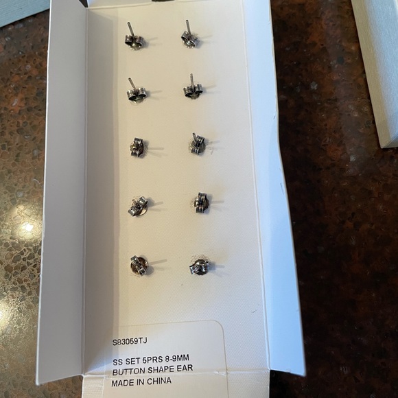 Sterling Silver Genuine Fresh Water Pearl Button Shape Earrings Five Pairs NWB - Picture 4 of 9